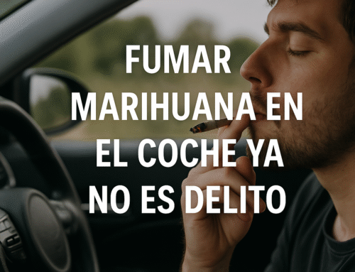 Fumar marihuana en el coche ya no es delito.